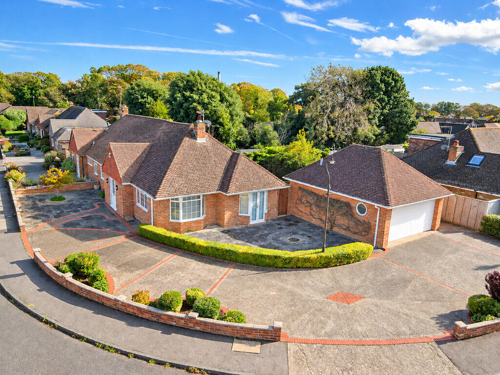 2-bed semi-detached on 5, Ashcroft Close, Shoreham-by-Sea, £500,000