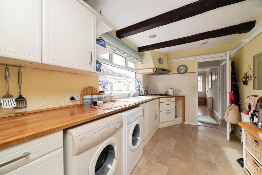 Cedarwood Drive, Hull - View 6
