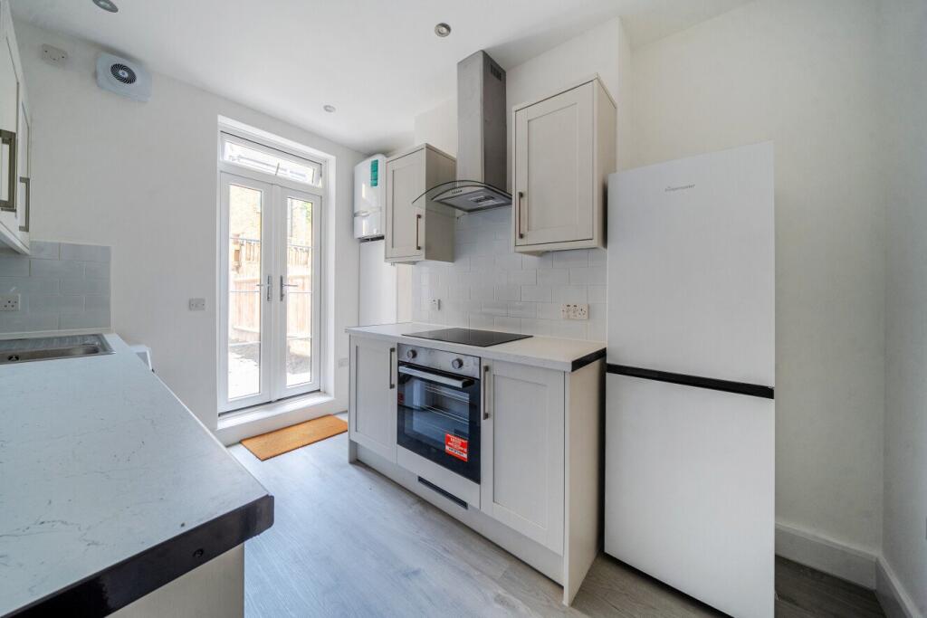 Apartment in London - View 5