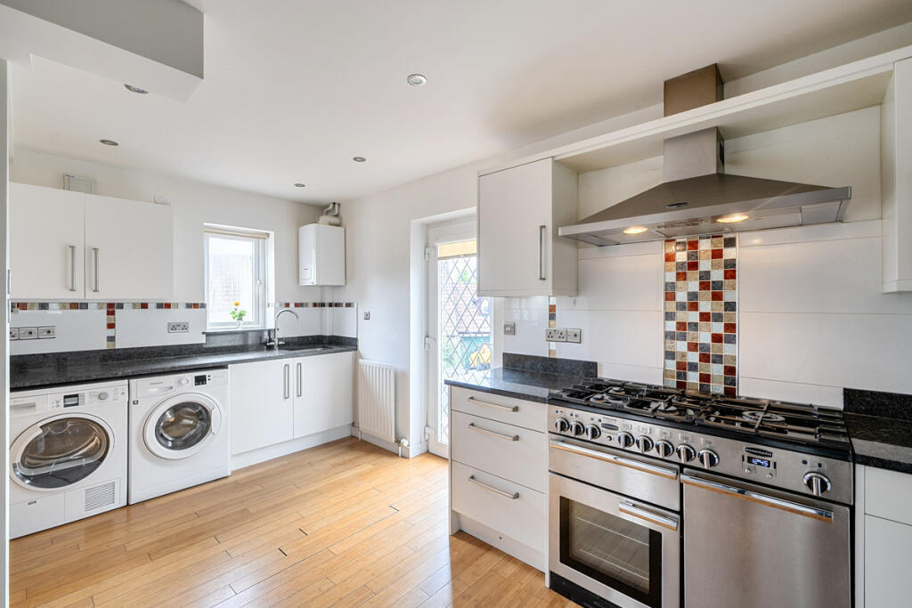 Wickham Rise, Frome, BA11 photo 4