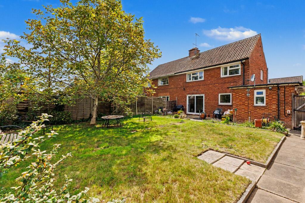 11, The Close, Wyre Piddle, WR10 photo 4