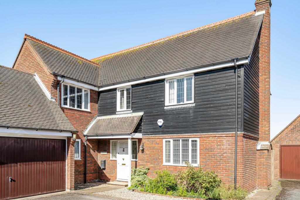 Main image of property: Lewknor Close, Lewknor, OX49