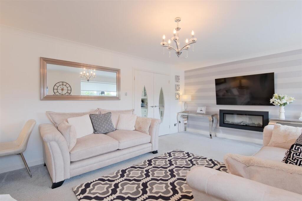 House in Caldercruix, North Lanarkshire - View 4
