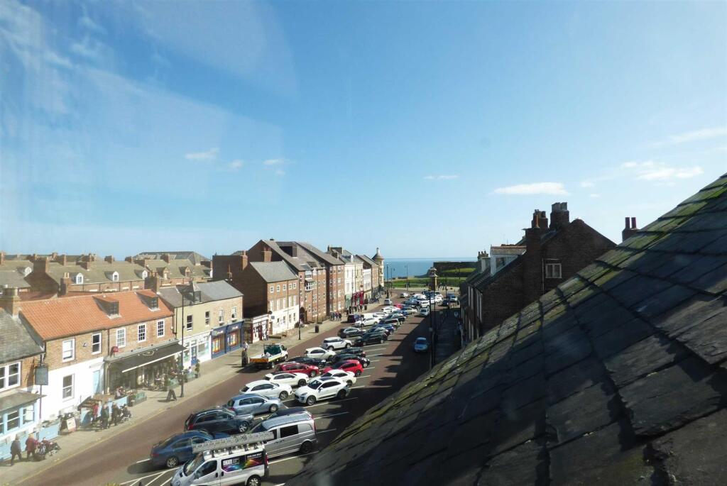 Apartment in Newcastle upon Tyne - View 4