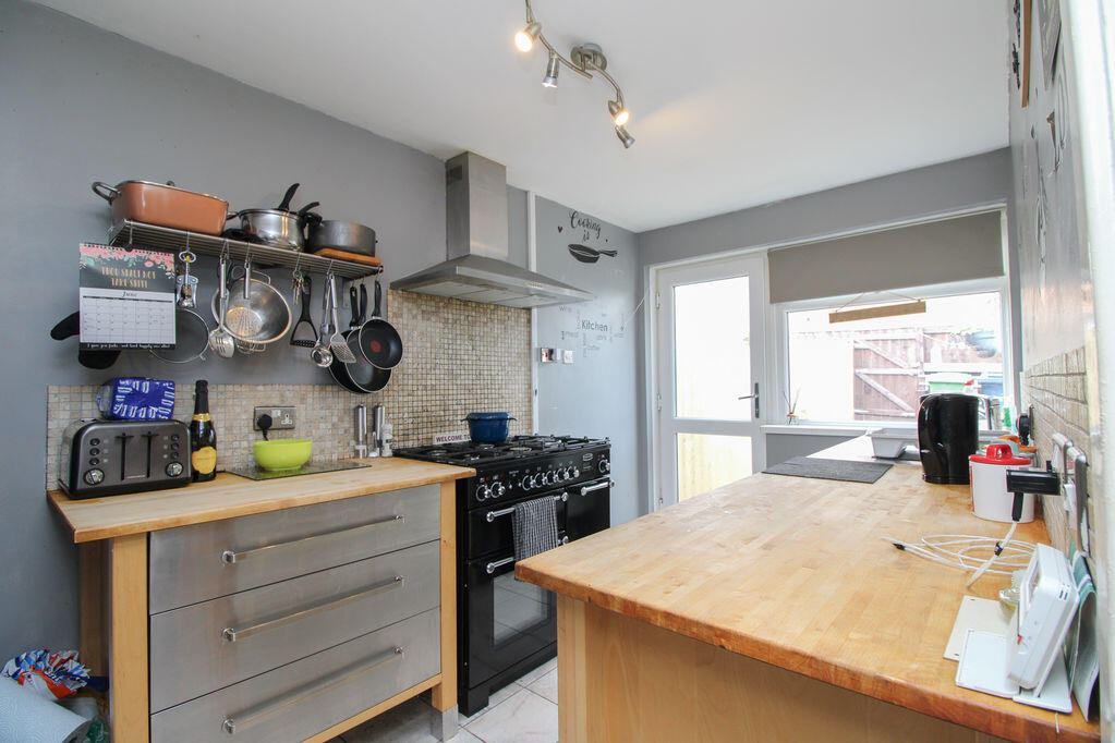 Hartside Crescent, Hanover Estate photo 4