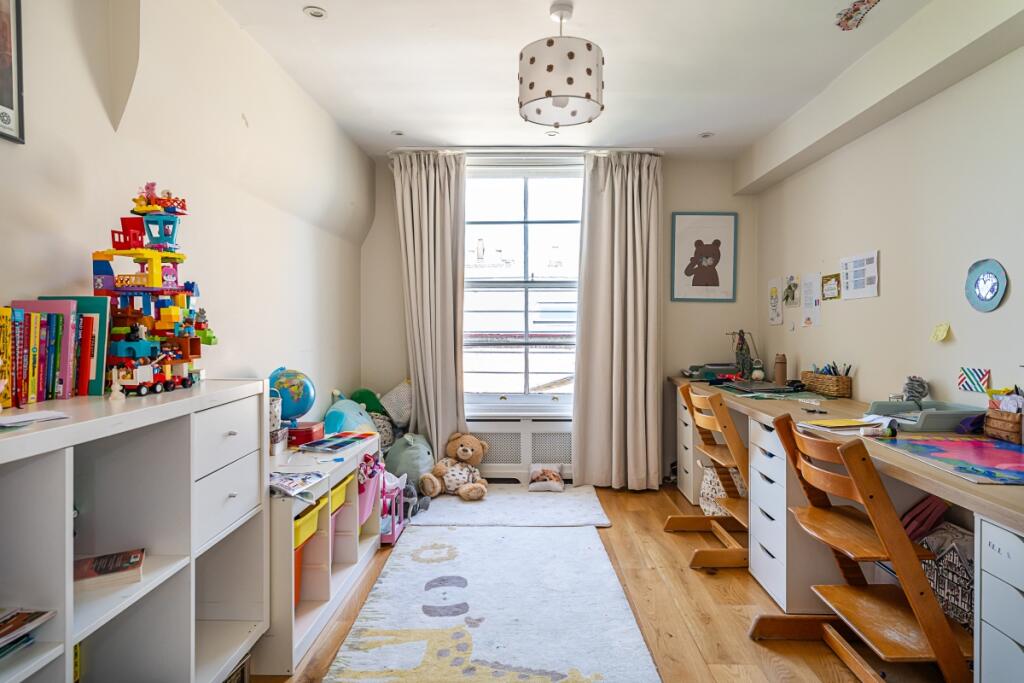 4 bedroom maisonette for rent