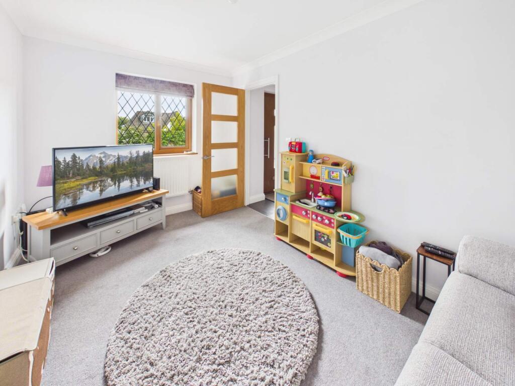 House in Cardiff. CF14, Rhiwbina - View 3