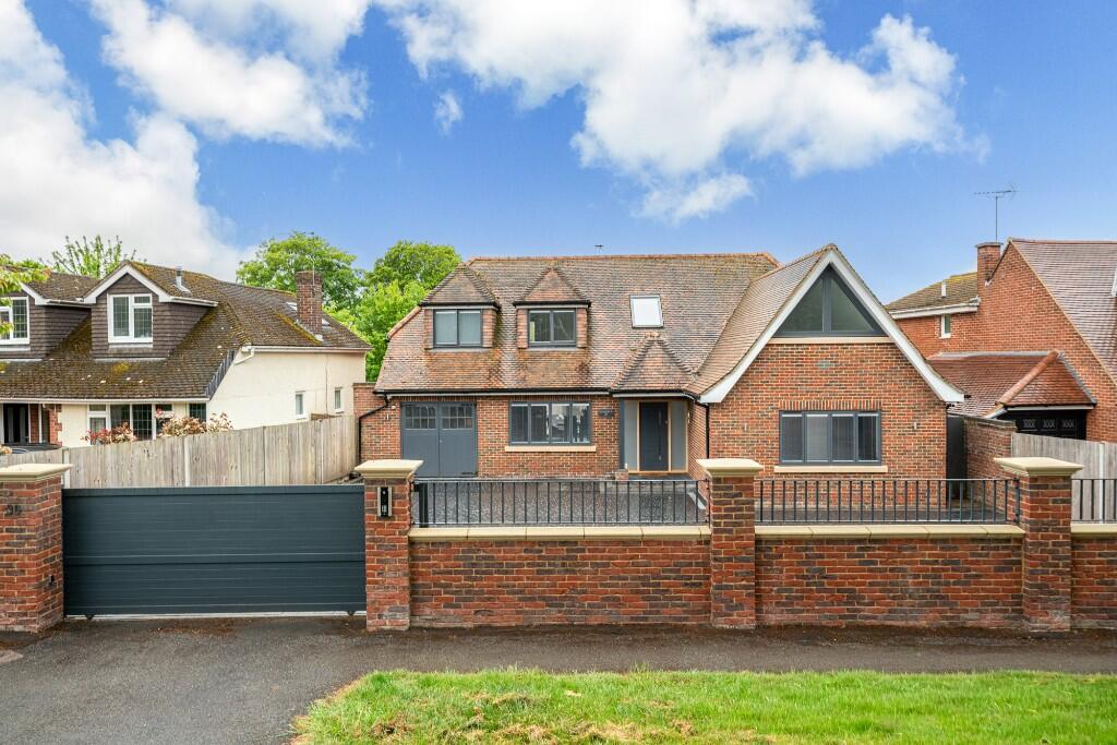Main image of property: Holywell Road, Studham, Bedfordshire, LU6 2PA