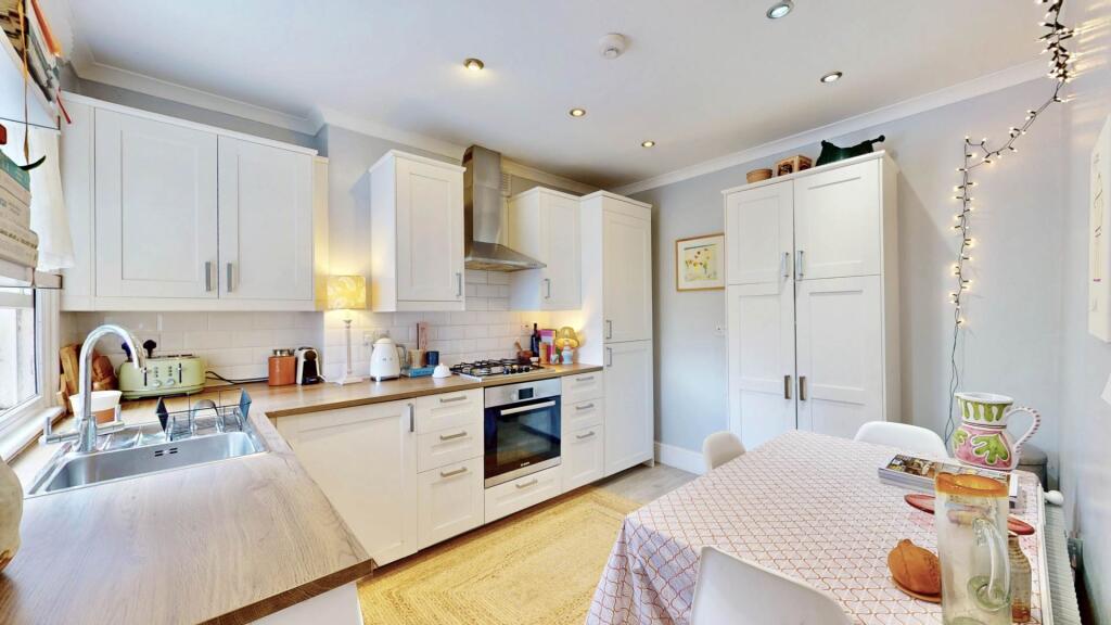 Apartment in London - View 4