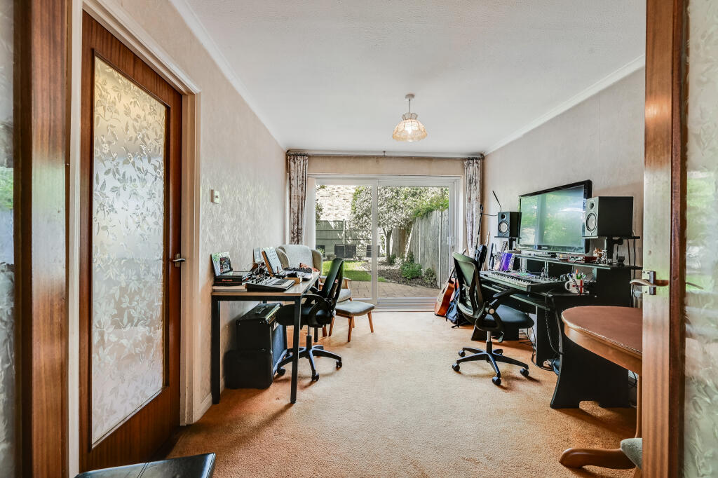 House in Chelmsford, Great Baddow - View 4
