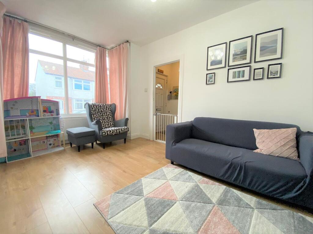 Moorfield Road, Cowley, UB8 – pohled 2