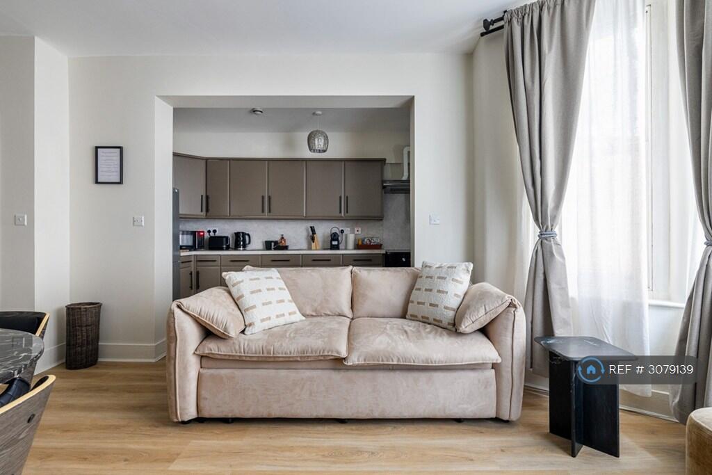 Apartment in London - View 3