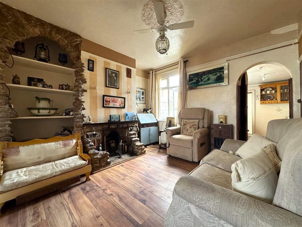 House in Swindon, Kingshill, South Swindon - View 4