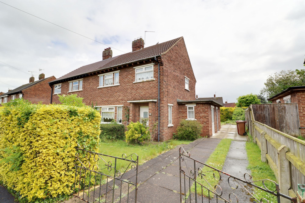 Main image of property: Sunningdale Avenue, Brigg, DN20