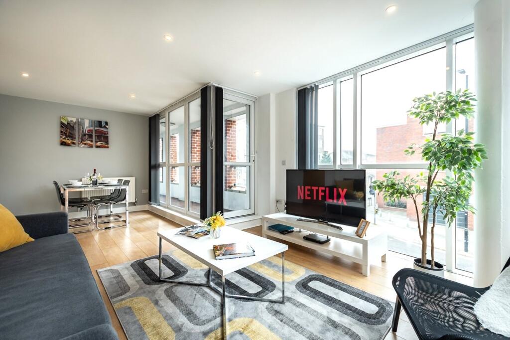 Apartment in Chelmsford - View 3