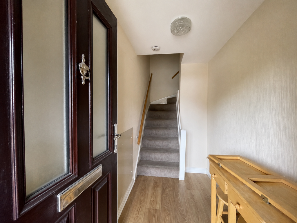 Apartment in Stockport, Woodley - View 2