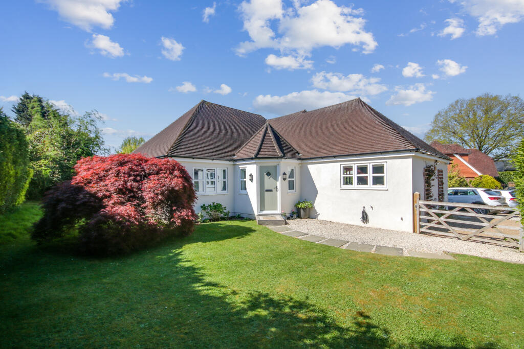 3-bed detached on Pixiewood, Rowplatt Lane, Felbridge, Surrey, £675,000