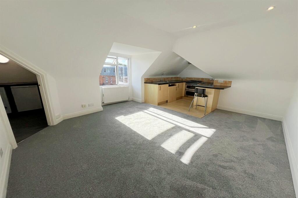 Apartment in Bournemouth - View 2