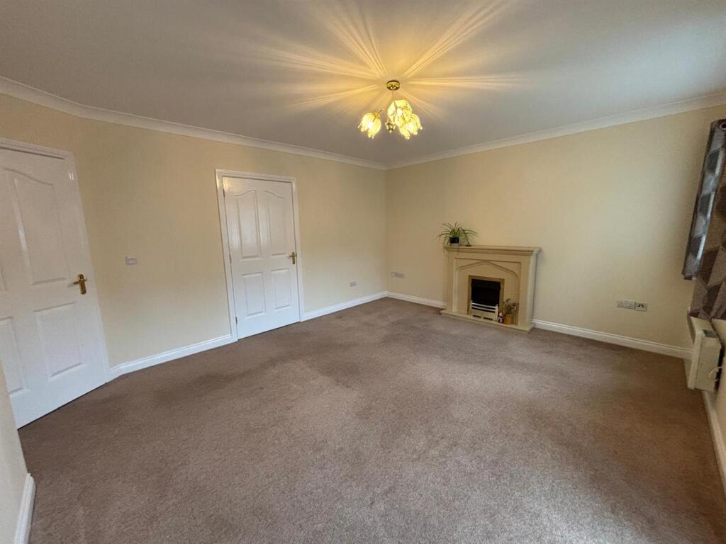 Birch Tree Drive, Hedon, Hull photo 3