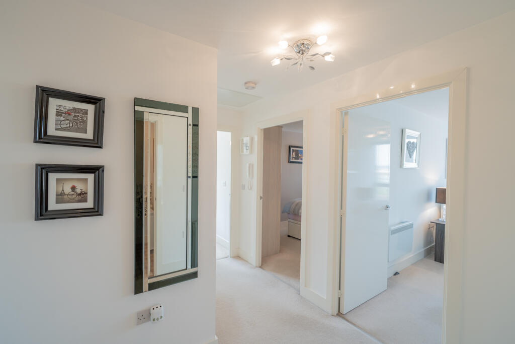 Apartment in Gateshead, North East - View 3