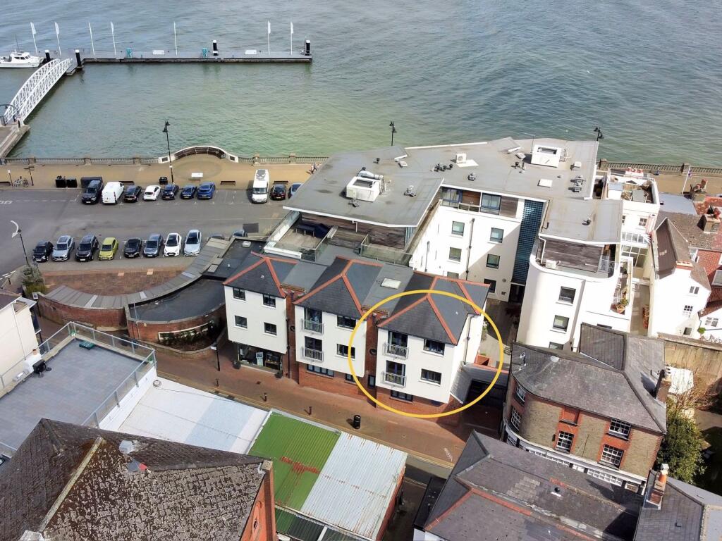 Apartment in Cowes, Isle of Wight - View 2