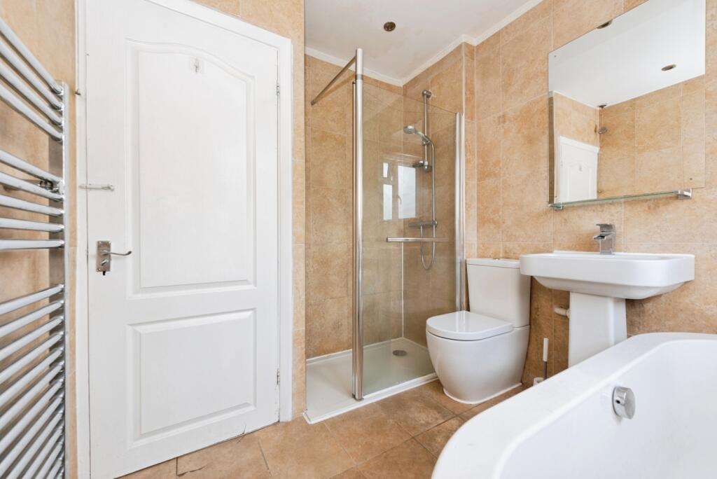 House in London - View 5