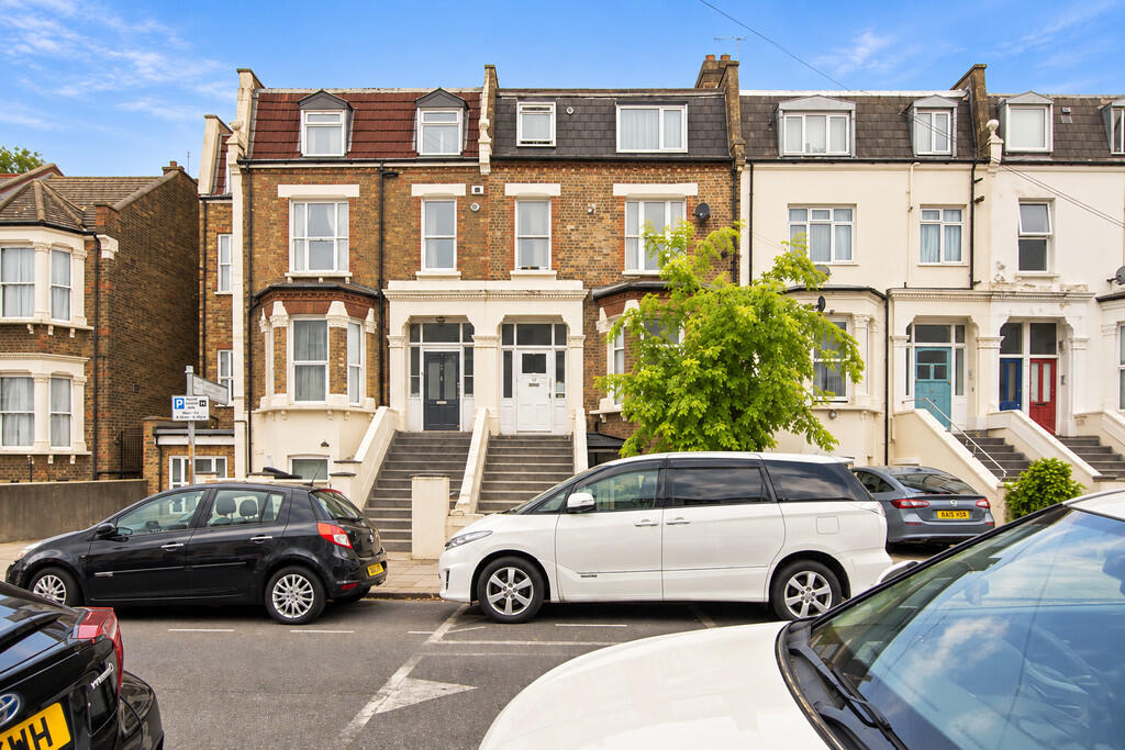 Apartment in London - View 5