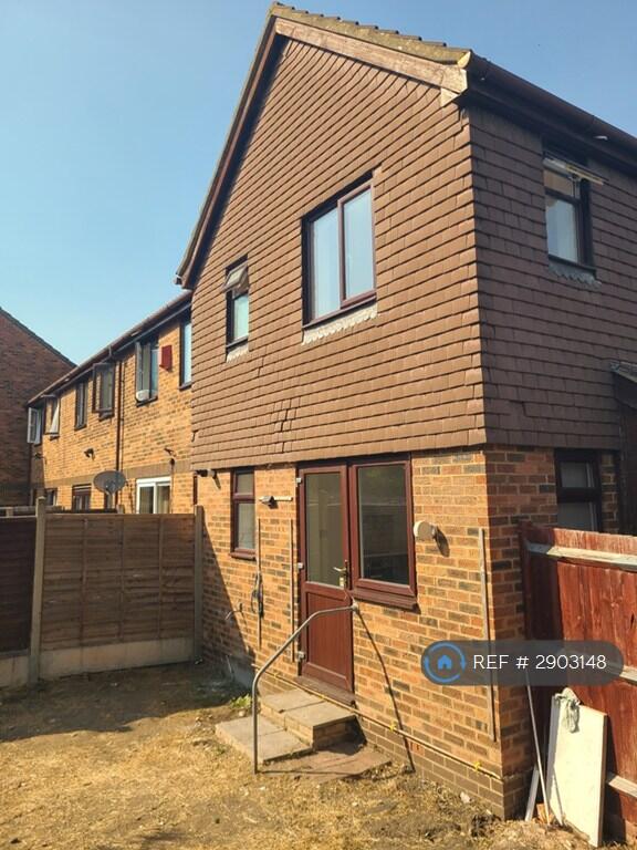 House in Bromley - More