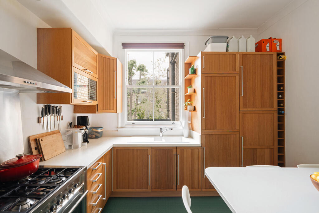 Apartment in London - View 4