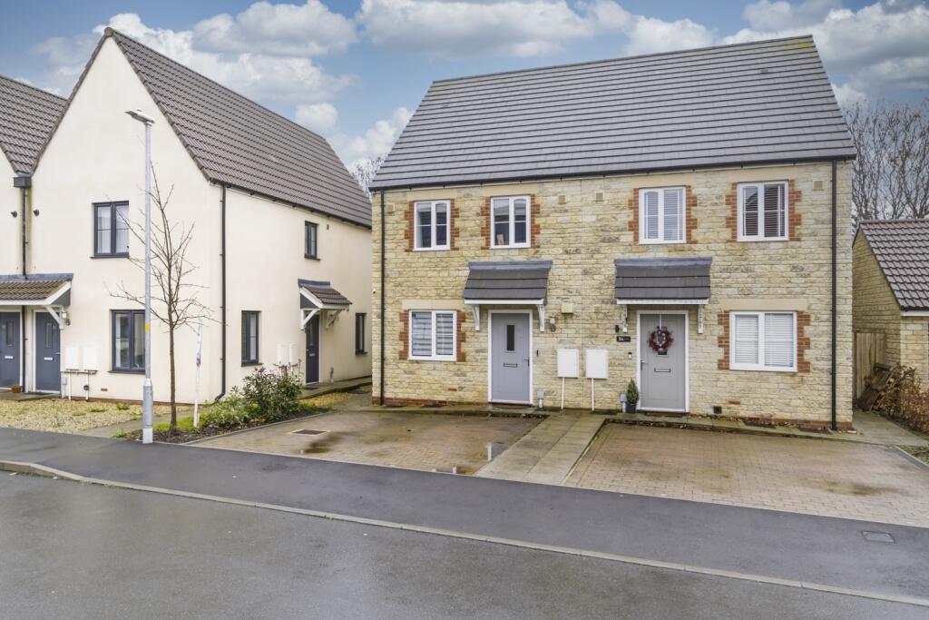 Skylark, Blunsdon, Swindon, SN26 photo 2