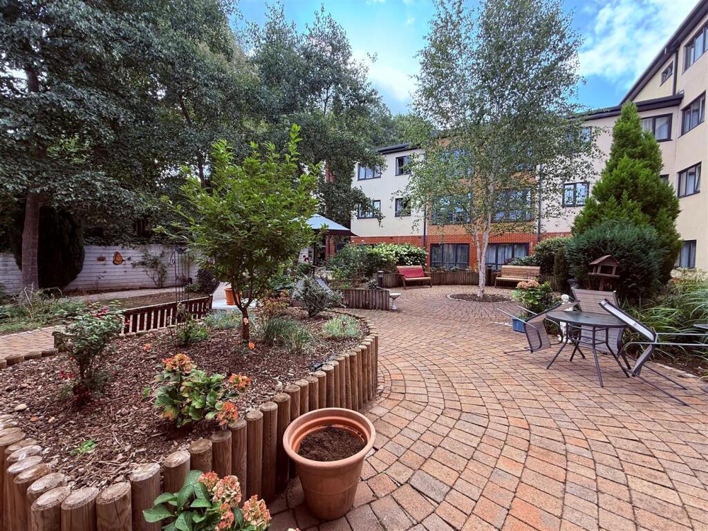 Additional image 11 of Queensridge Court