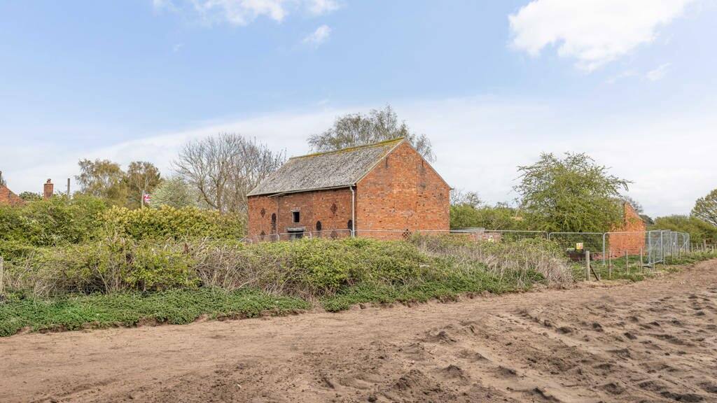 Harewood Barns, Rabbithill Lane, Spalford, NG23 7HE photo 4