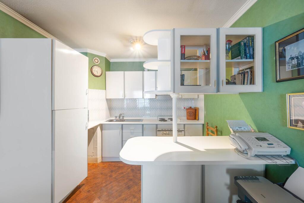 Apartment in London - More