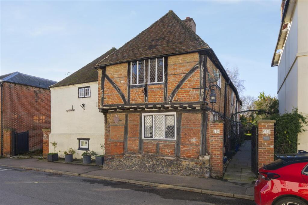 Main image of property: The Shippe & Primrose Cottage, 40 - 42 High Street, Bridge