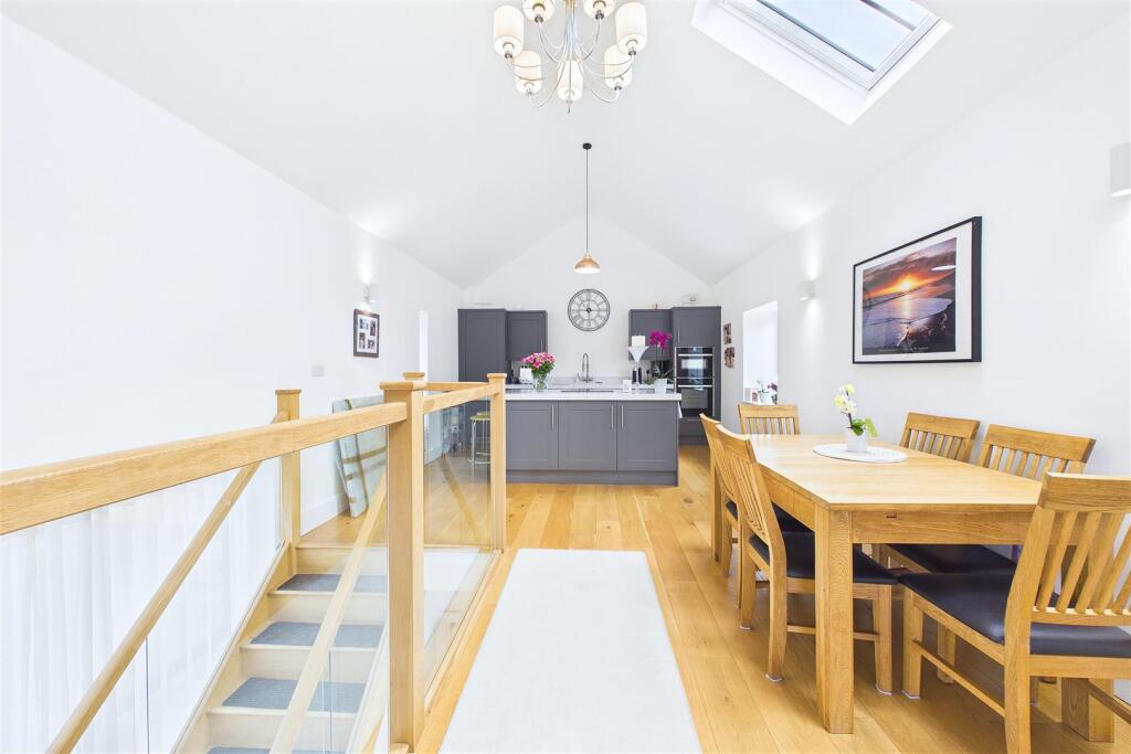 House in Clevedon, East Clevedon - View 2