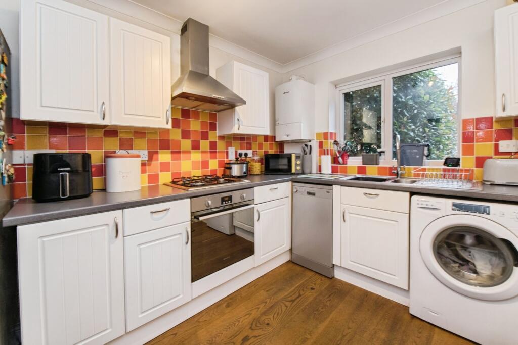 Lovering Close, Exmouth, Devon, EX8 photo 3