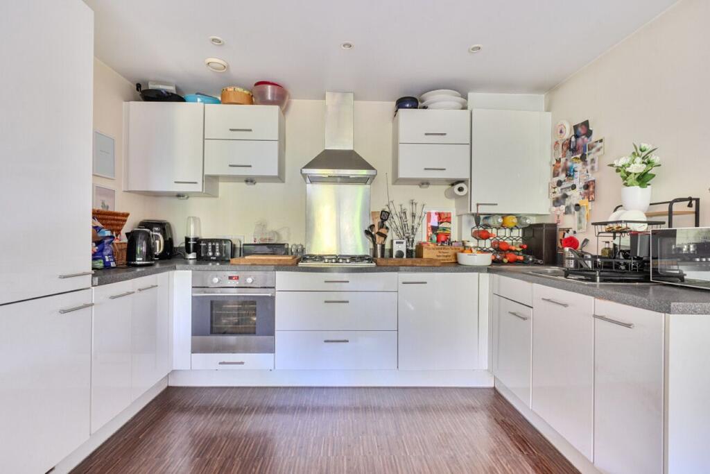 Canon House, St. Johns Close, Tunbridge Wells photo 3