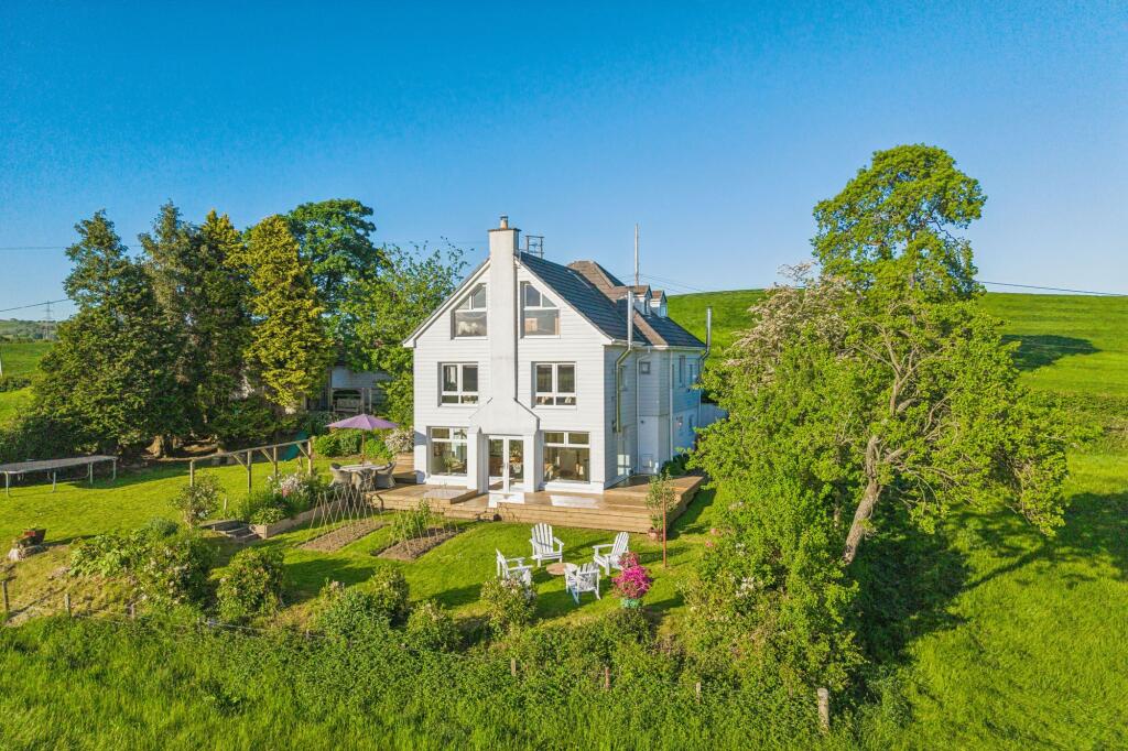 Main image of property: Braeside, Craigmaddie Road, Milngavie, Glasgow, G62 6EY