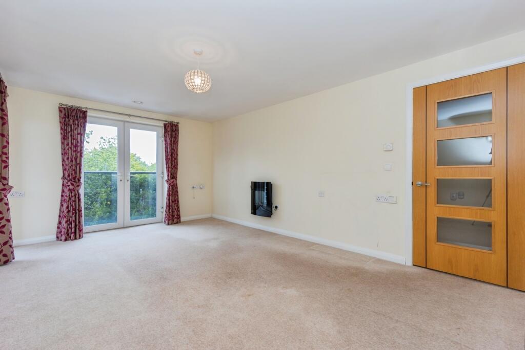 Apartment in Manchester, Chorlton-cum-Hardy - View 3