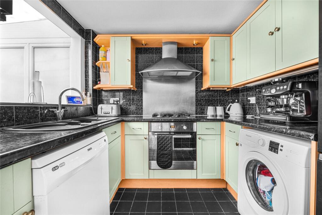 House in Woking, Brookwood - View 5