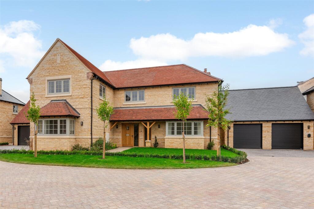 Main image of property: Hedgerow Gardens, Thornborough, Buckinghamshire, MK18