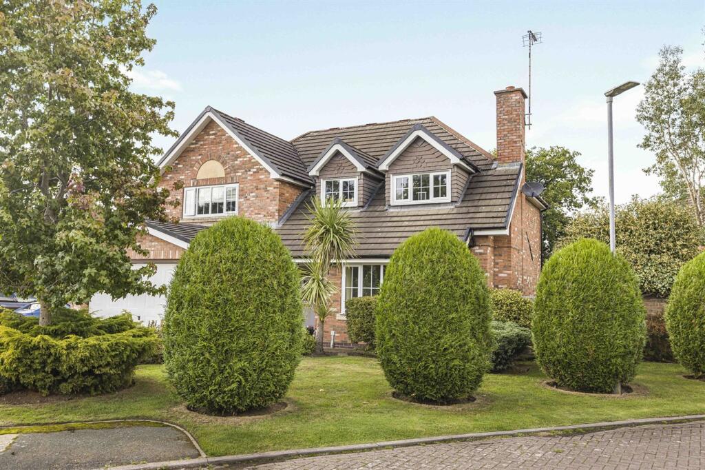 5-bed detached on Walton Heath Drive, Macclesfield, SK10, £785,000