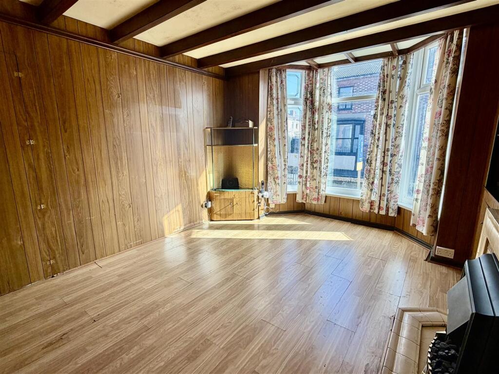 House in Sefton, Liverpool City Region - More