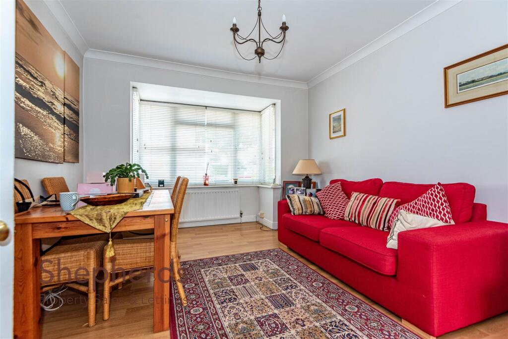 House in Enfield - View 4