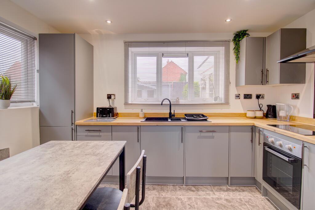 House in Walsall, Stubbers Green - View 2