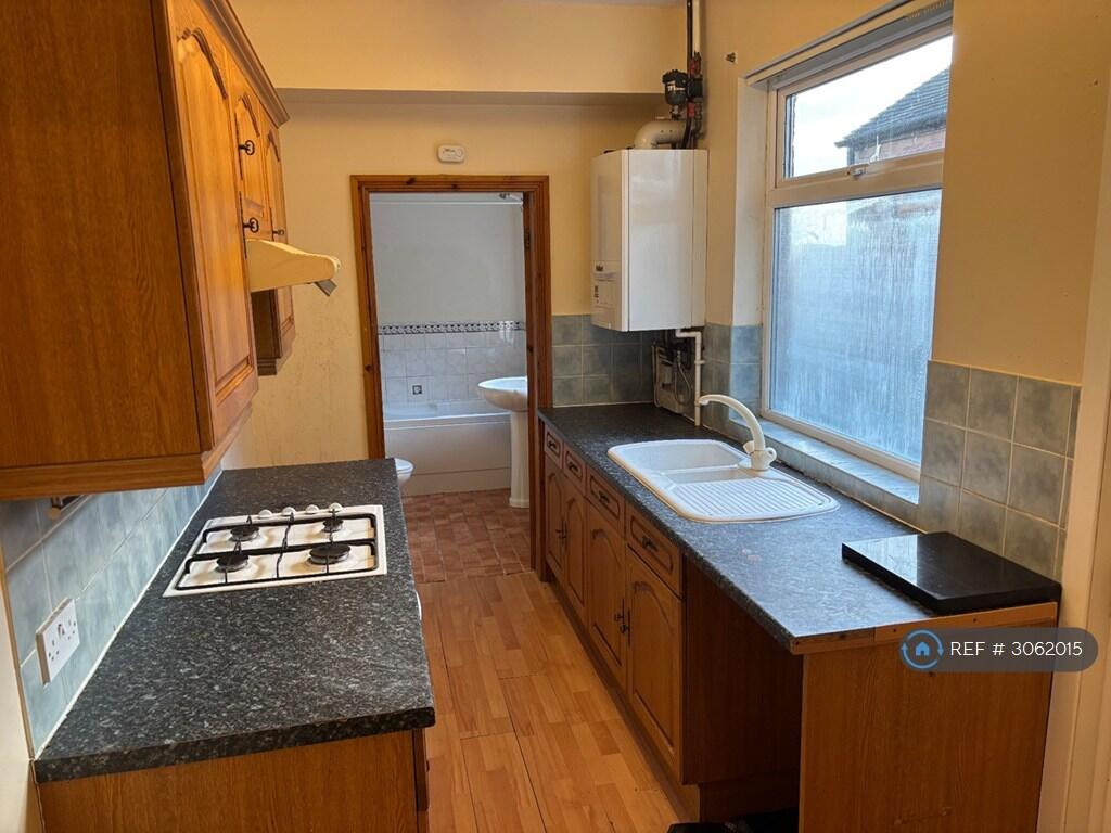 House in Stoke-on-Trent - More
