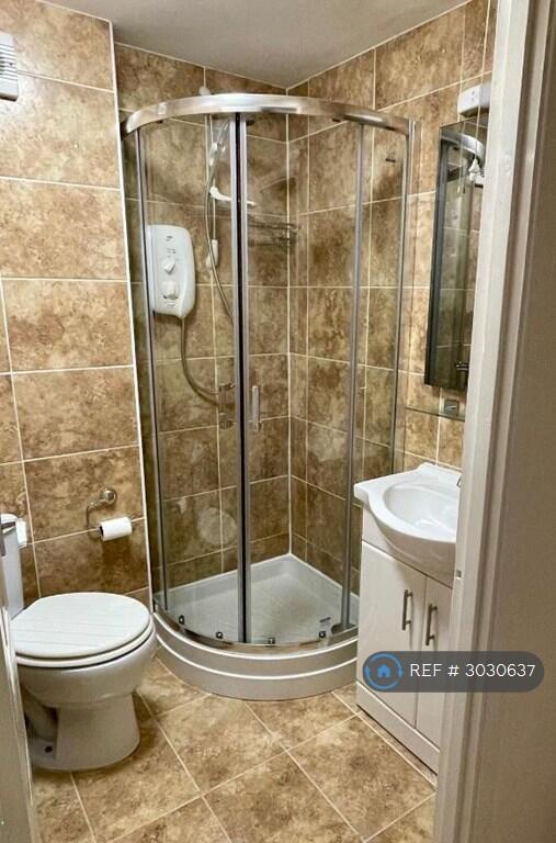Apartment in Southall - View 5