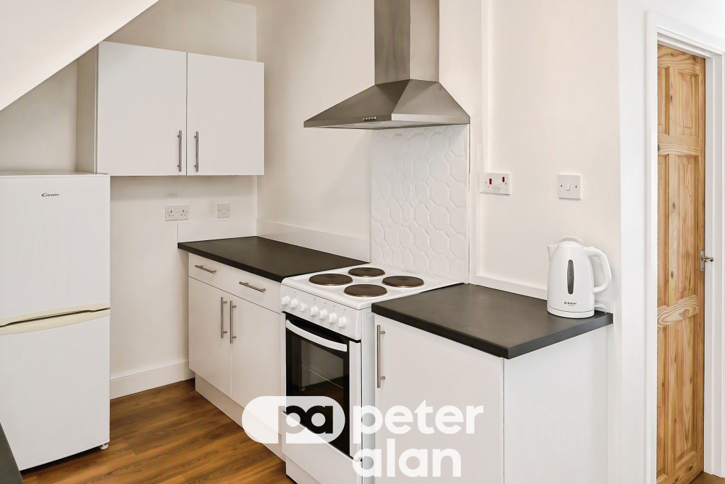 Apartment in Newport, Ochrwyth, Risca West - View 4