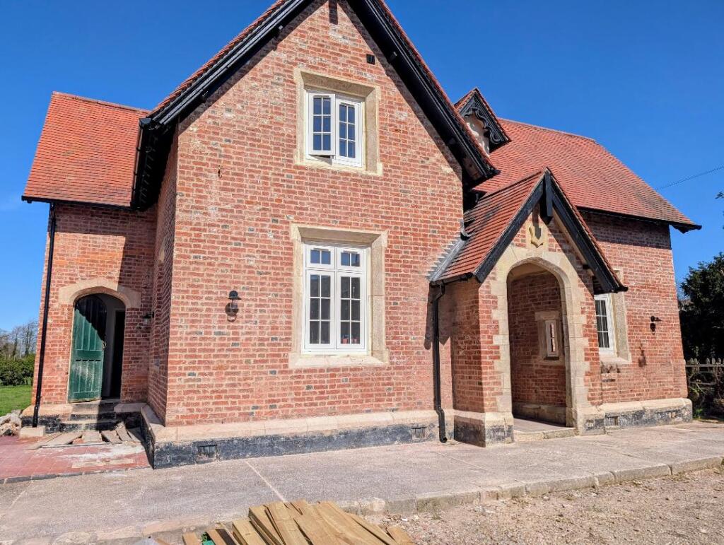 Main image of property: Barnby Moor, Retford, DN22