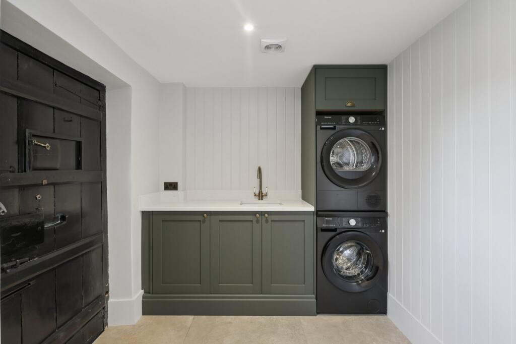Mill Road, Cobham, Surrey, KT11 photo 3